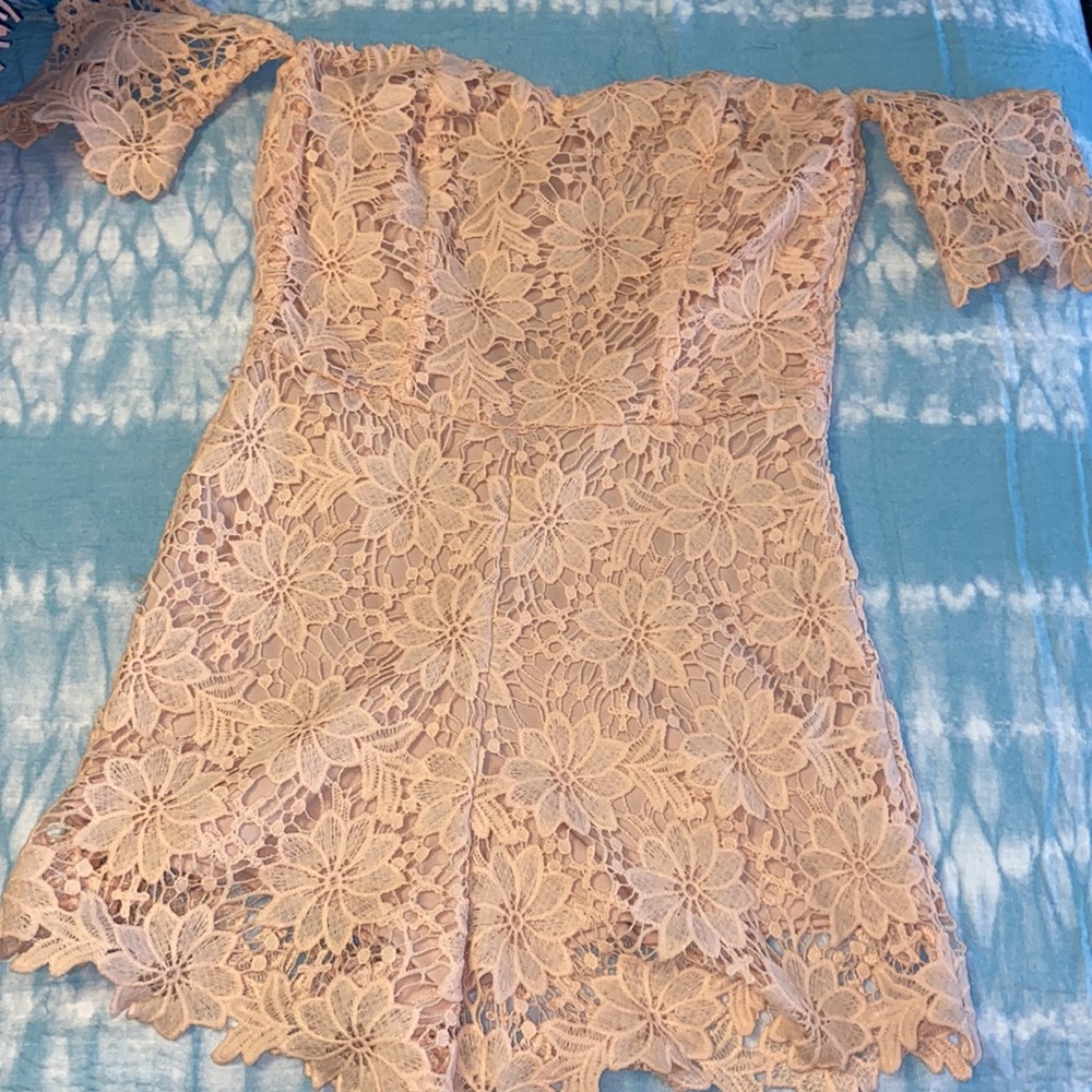 floral lacy romper(CLICK TO SEE ON)